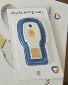 Google Cloud Titan Security Key (K9T) - gambar 3